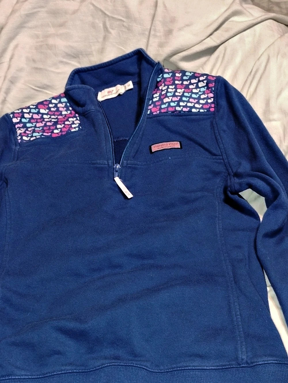 vineyard vines Quarter-Zip Pullover with Whale Print Shoulder Panels Girls XS
